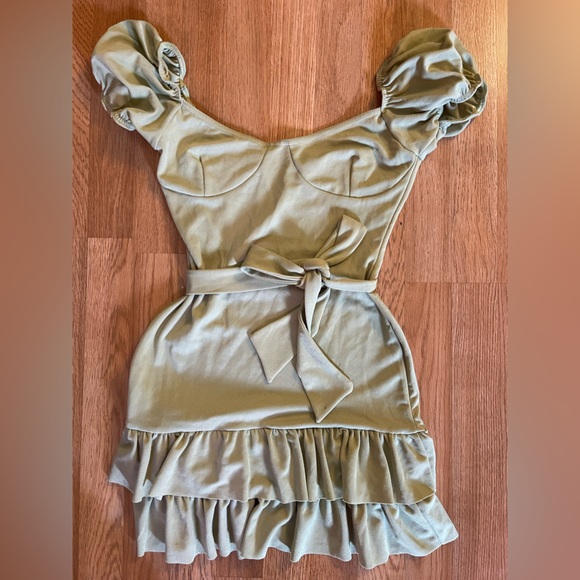 CUTE COQUETTE DRESS - Picture 1 of 2